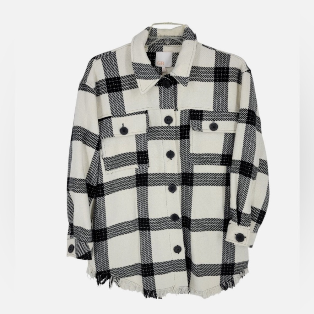 GB Plaid button up jacket. Size SMALL. Warm and comfy!